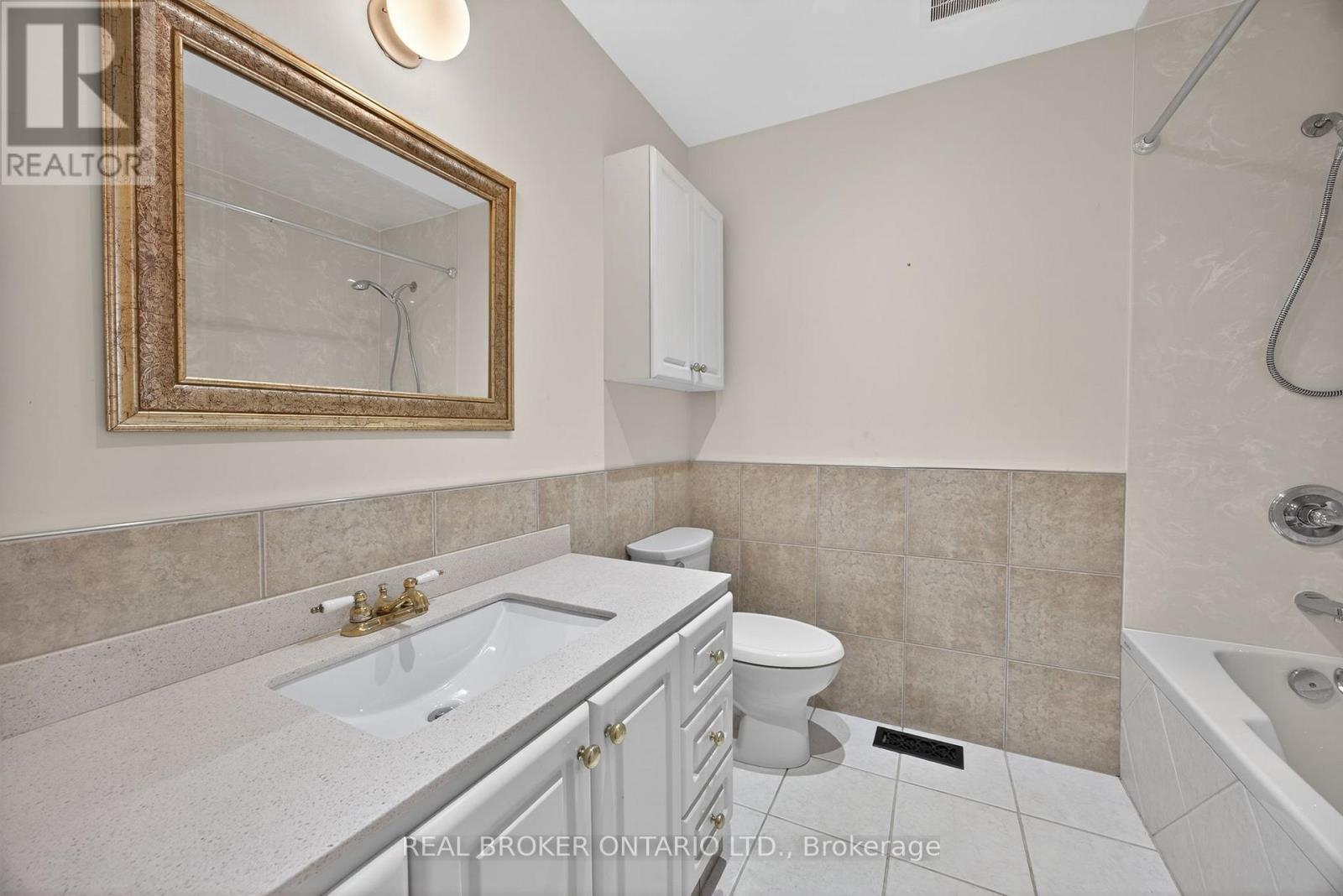 6 Farr Avenue, East Gwillimbury, Ontario  L0G 1V0 - Photo 20 - N12826402