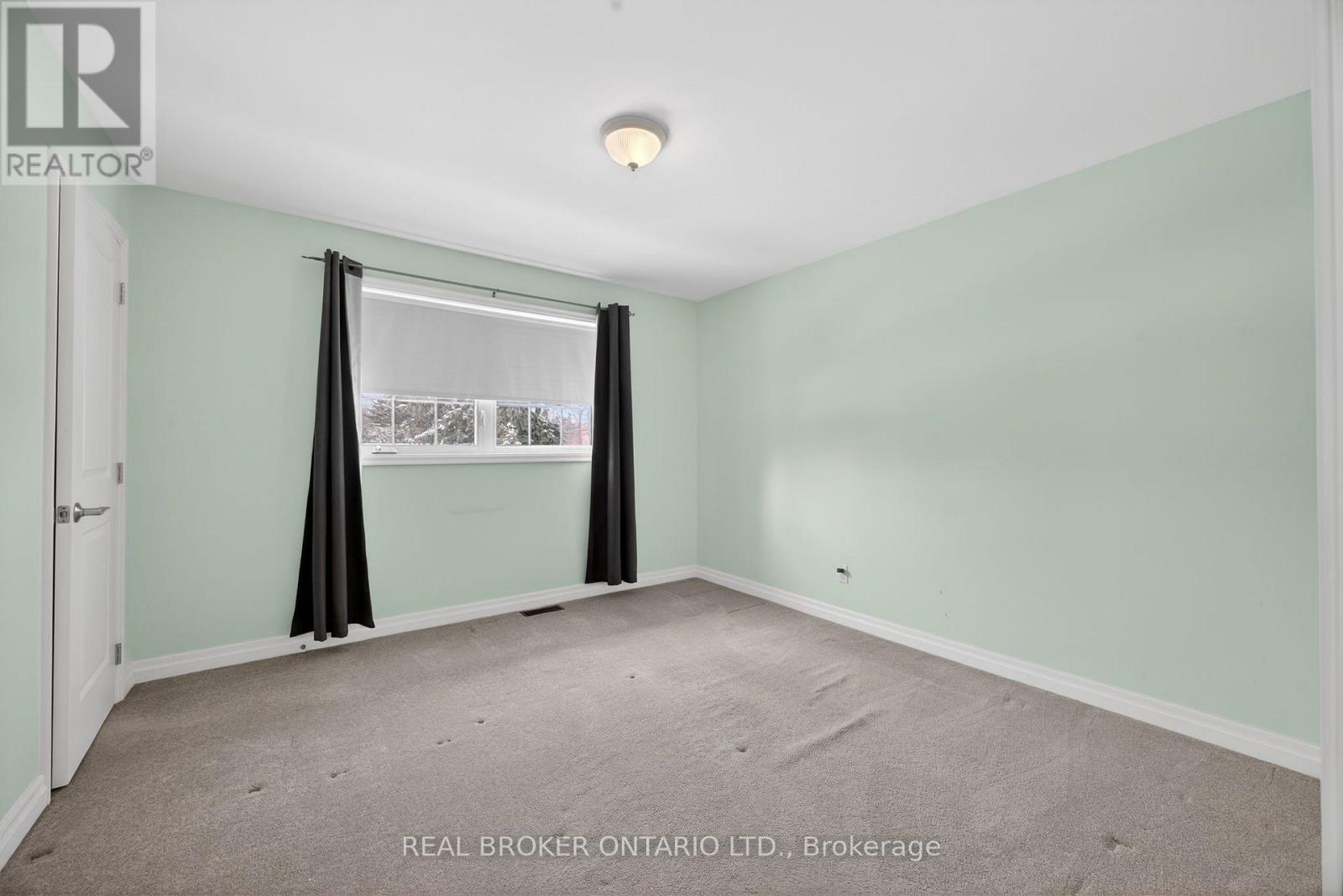 6 Farr Avenue, East Gwillimbury, Ontario  L0G 1V0 - Photo 19 - N12826402