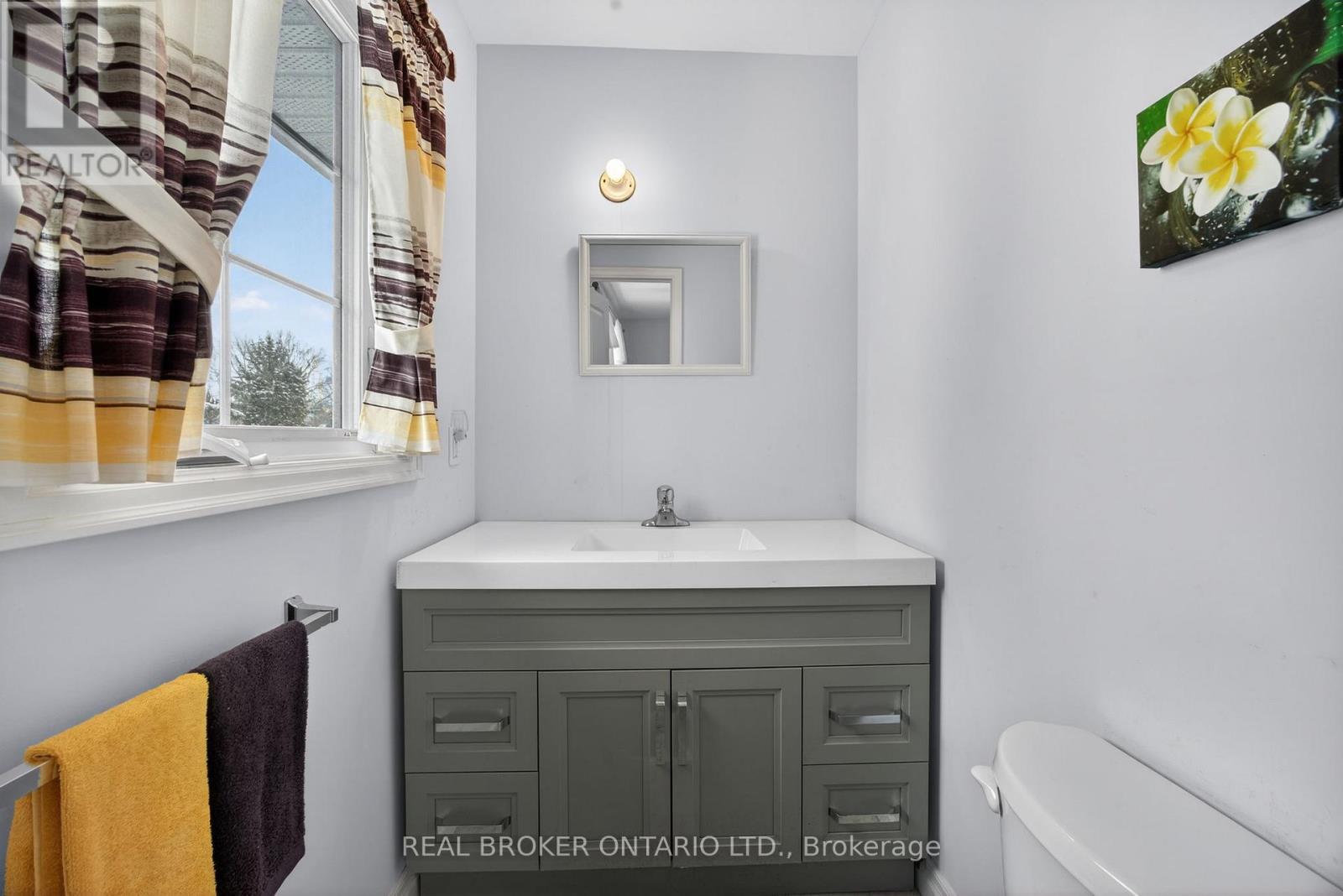 6 Farr Avenue, East Gwillimbury, Ontario  L0G 1V0 - Photo 16 - N12826402