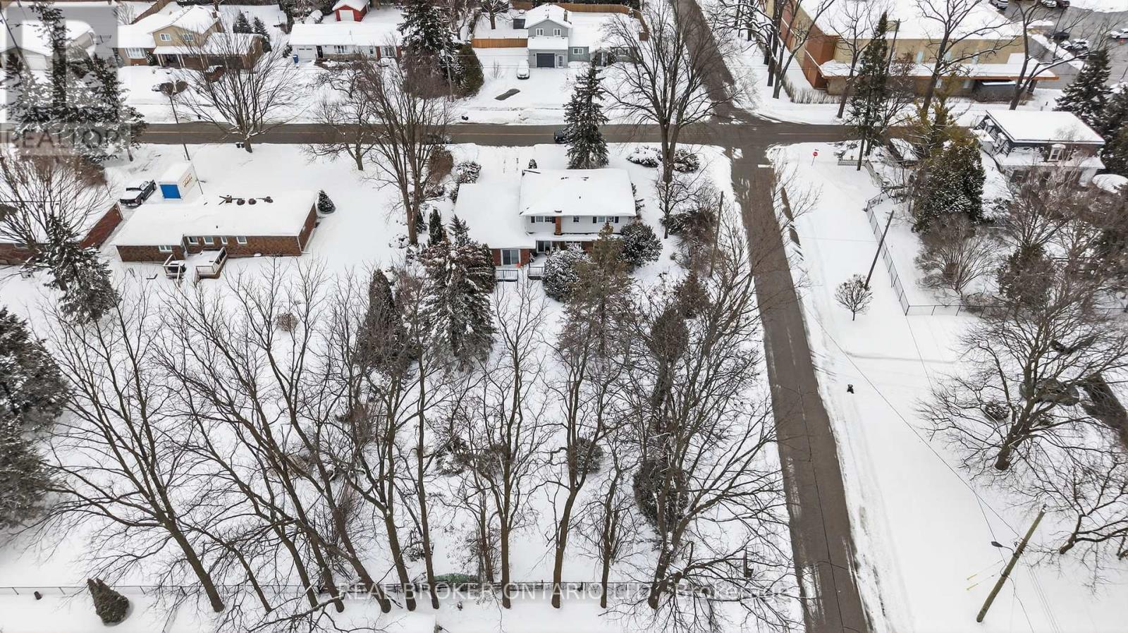 6 Farr Avenue, East Gwillimbury, Ontario  L0G 1V0 - Photo 30 - N12826402