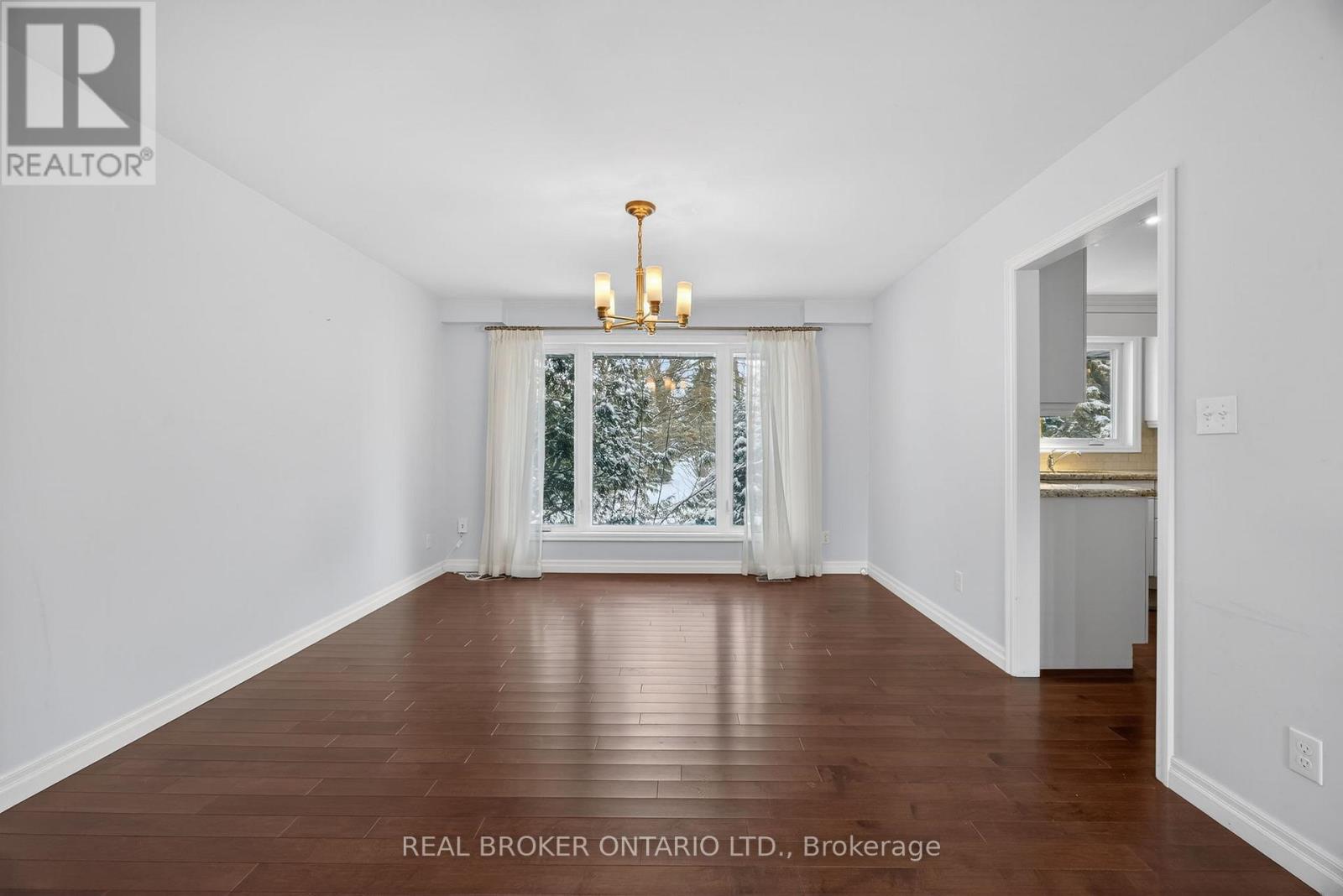 6 Farr Avenue, East Gwillimbury, Ontario  L0G 1V0 - Photo 6 - N12826402