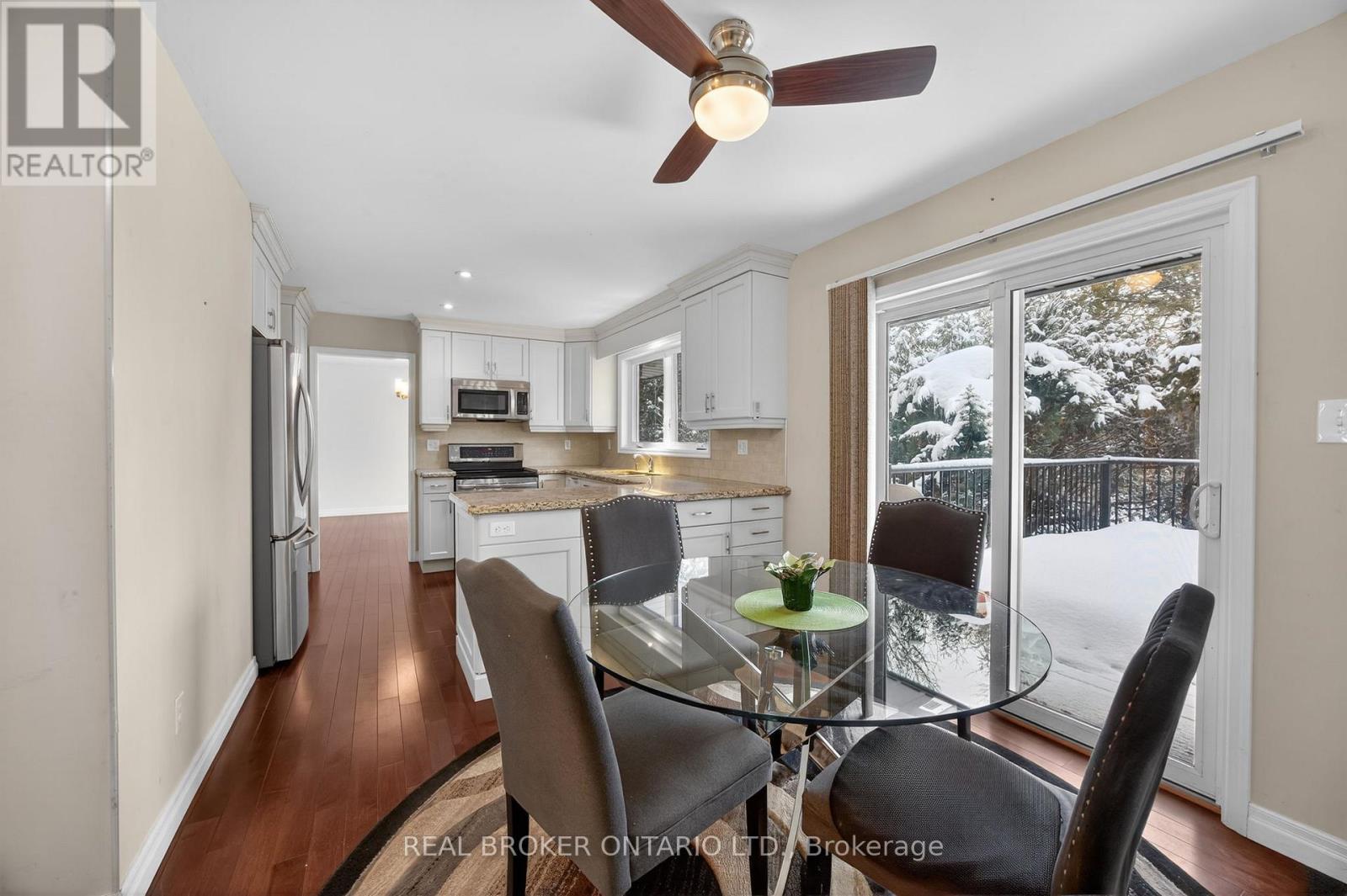 6 Farr Avenue, East Gwillimbury, Ontario  L0G 1V0 - Photo 9 - N12826402