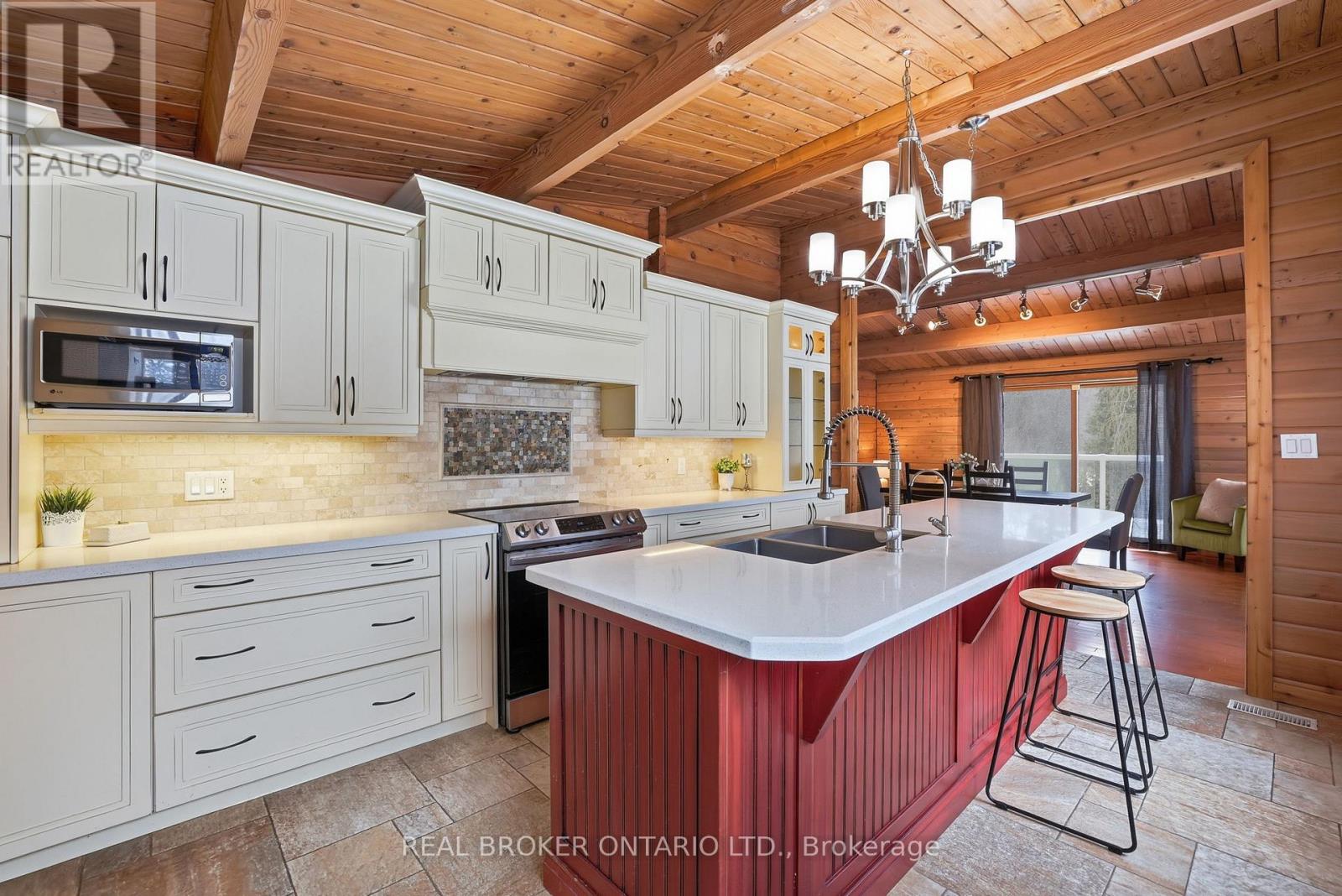 26 Orchard Court, East Gwillimbury, Ontario  L0G 1M0 - Photo 6 - N12827596