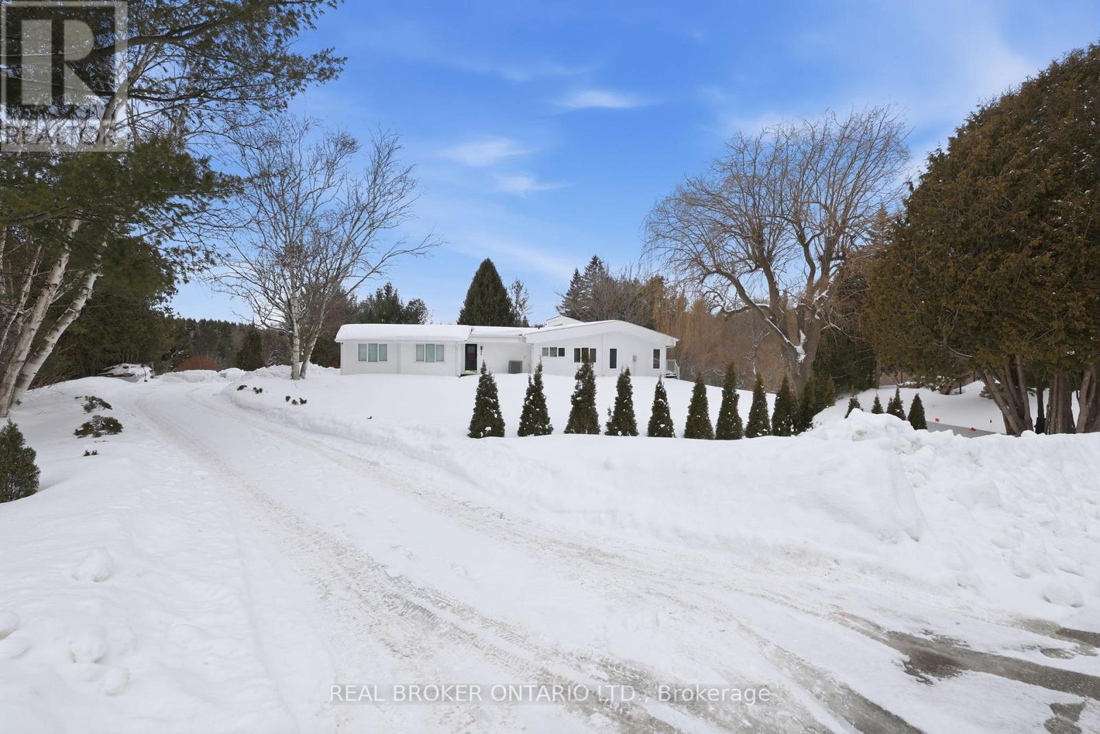 26 Orchard Court, East Gwillimbury, Ontario  L0G 1M0 - Photo 2 - N12827596