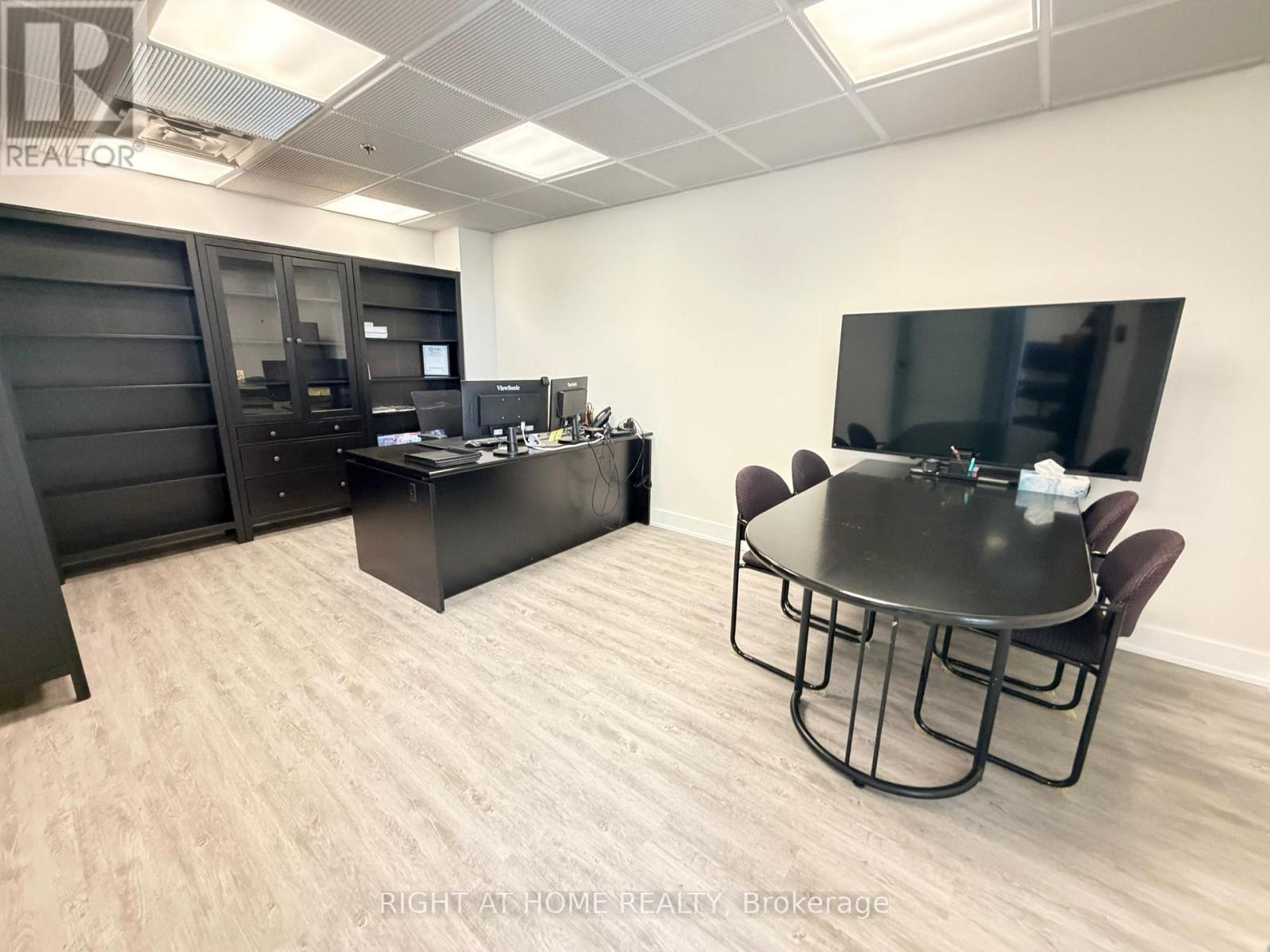 26 - 160 Applewood Crescent, Vaughan, Ontario  L4K 4H2 - Photo 13 - N12913772