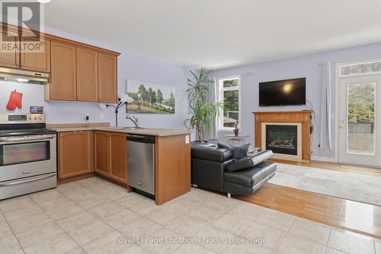 46 Princess Point Drive, Wasaga Beach, Ontario  L9Z 3C1 - Photo 5 - S12917948