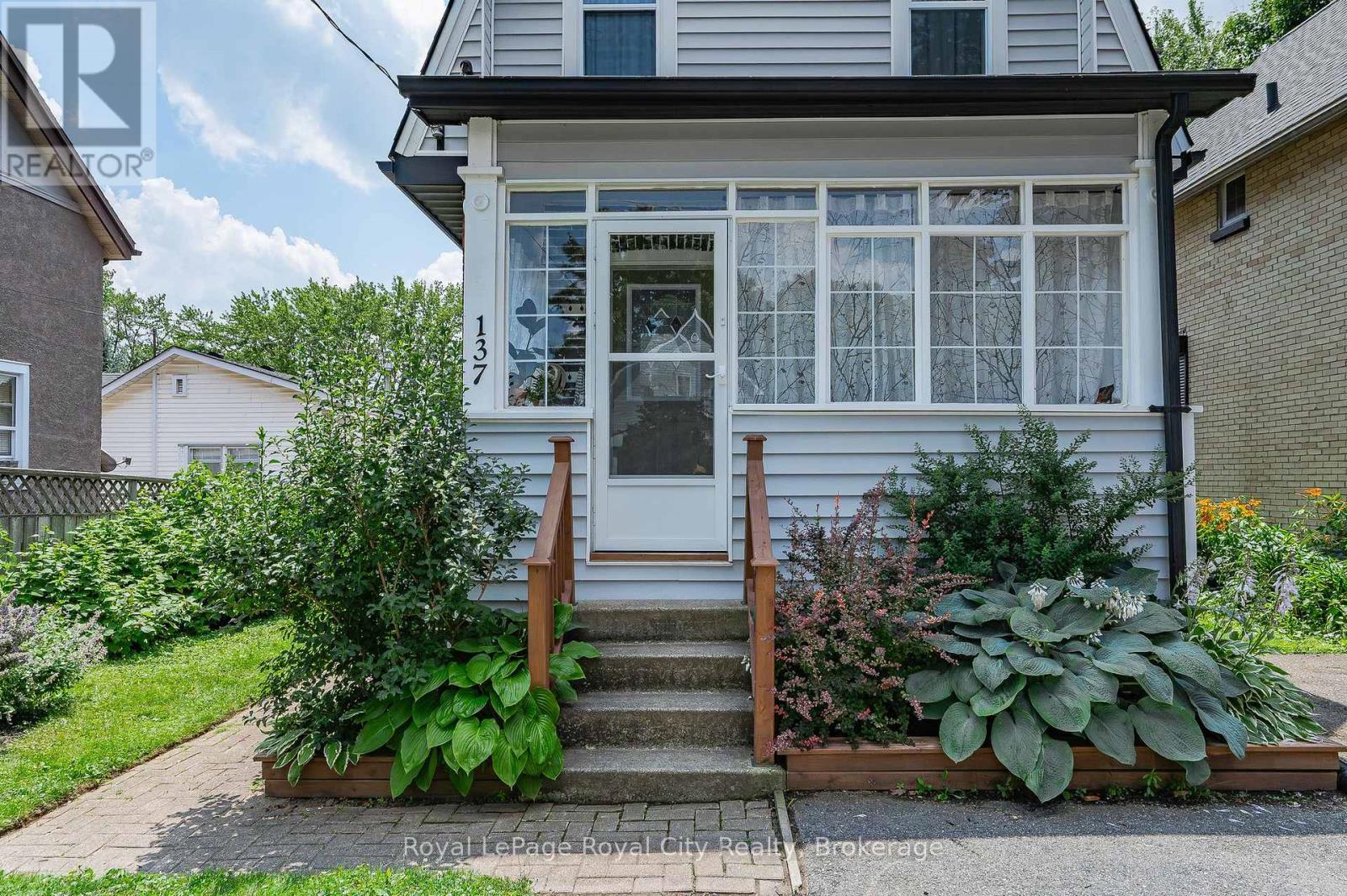 137 Perth Street, Stratford, Ontario  N5A 3Y1 - Photo 4 - X12917938