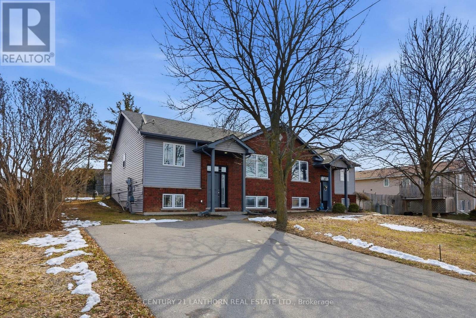 152 Cannifton Road N, Belleville, Ontario  K8P 2T1 - Photo 2 - X12917942