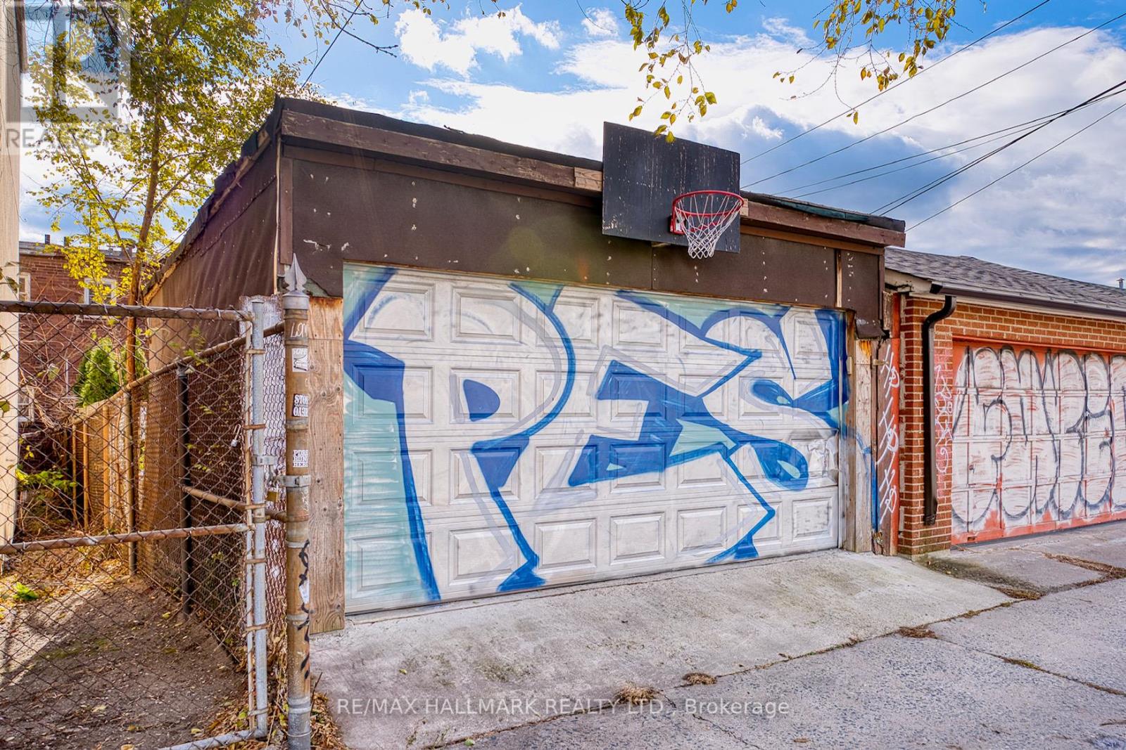 38 Halton Street, Toronto, Ontario  M6J 1R3 - Photo 13 - C12917920