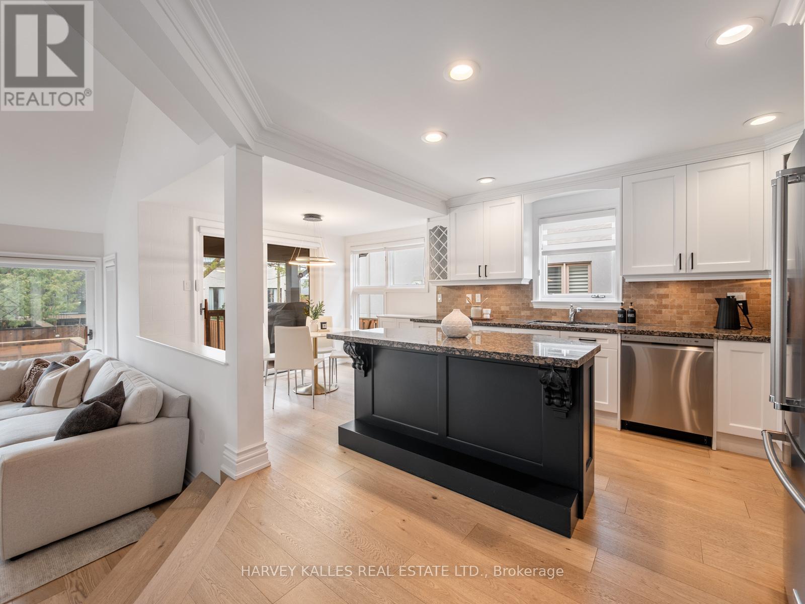 431 Douglas Avenue, Toronto, Ontario  M5M 1H3 - Photo 11 - C12918004