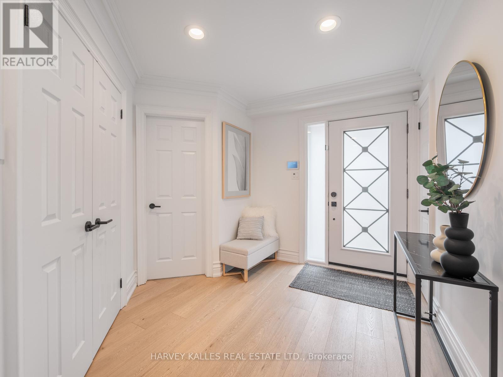 431 Douglas Avenue, Toronto, Ontario  M5M 1H3 - Photo 2 - C12918004