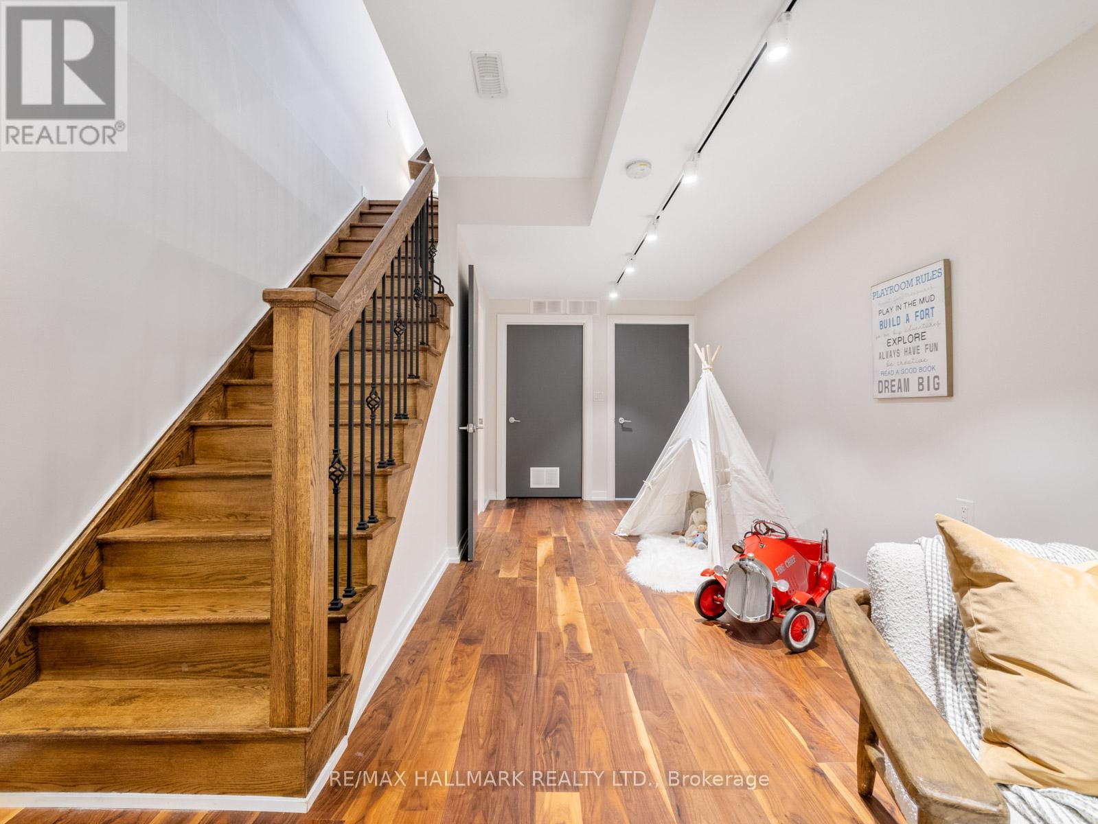 246b Scarborough Road, Toronto, Ontario  M4E 3M8 - Photo 37 - E12917902