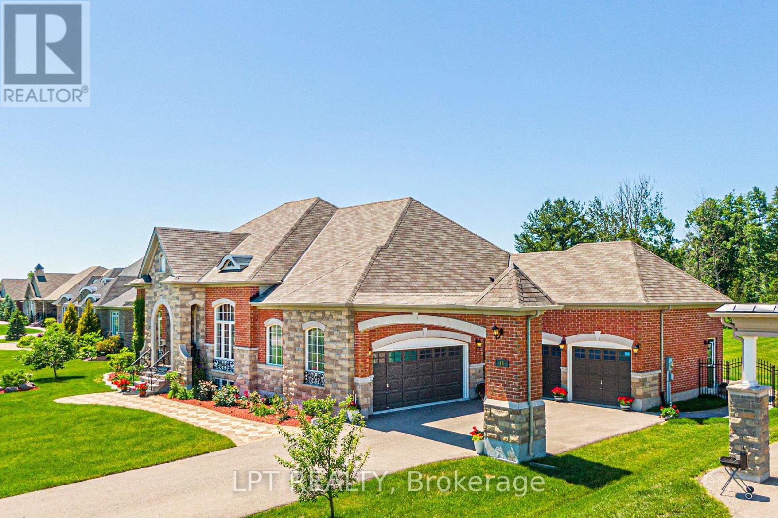 18 WOLFORD COURT, Georgina, Ontario