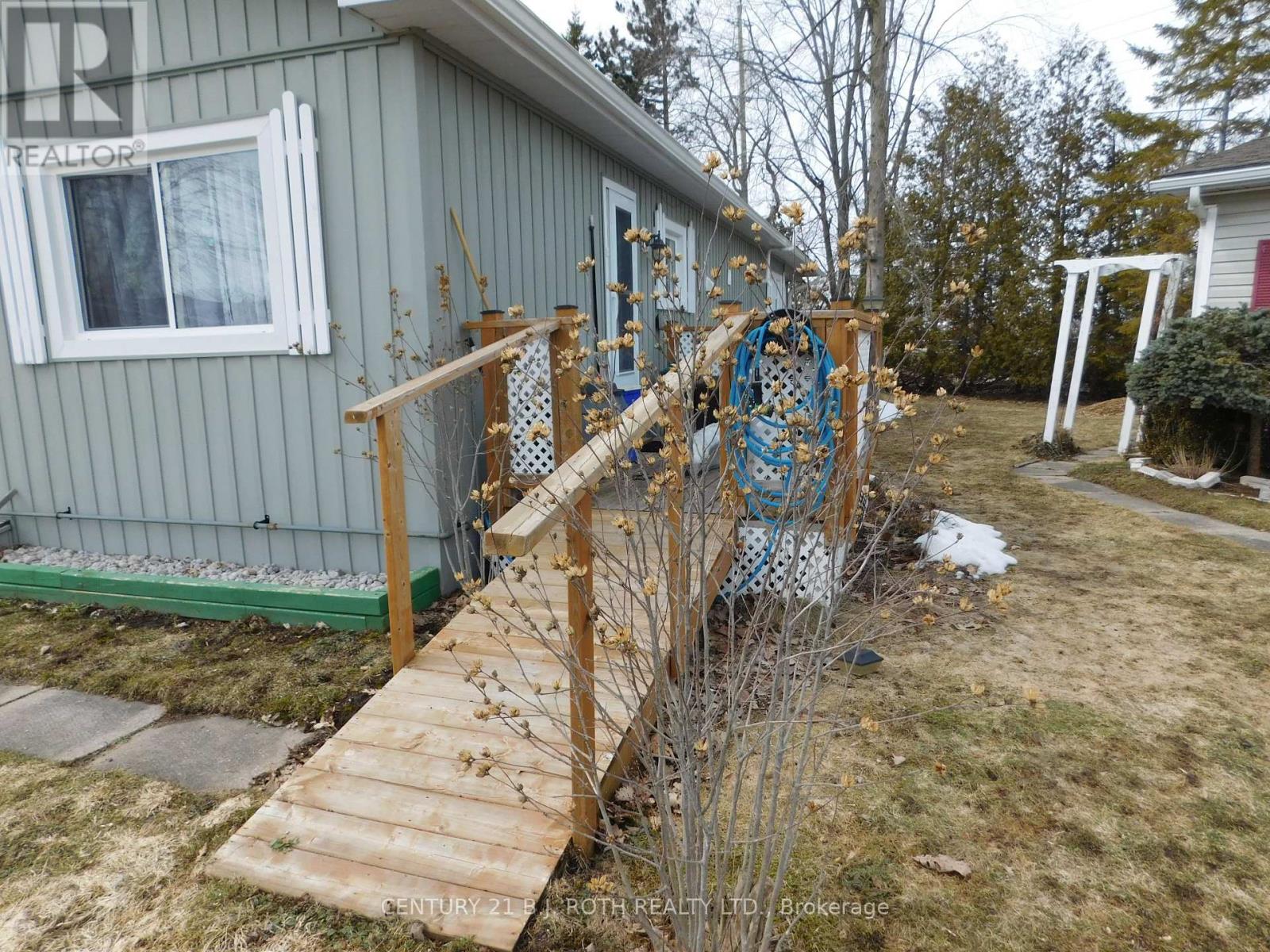 13 Recreation Drive, Innisfil, Ontario  L9S 1N5 - Photo 3 - N12917918