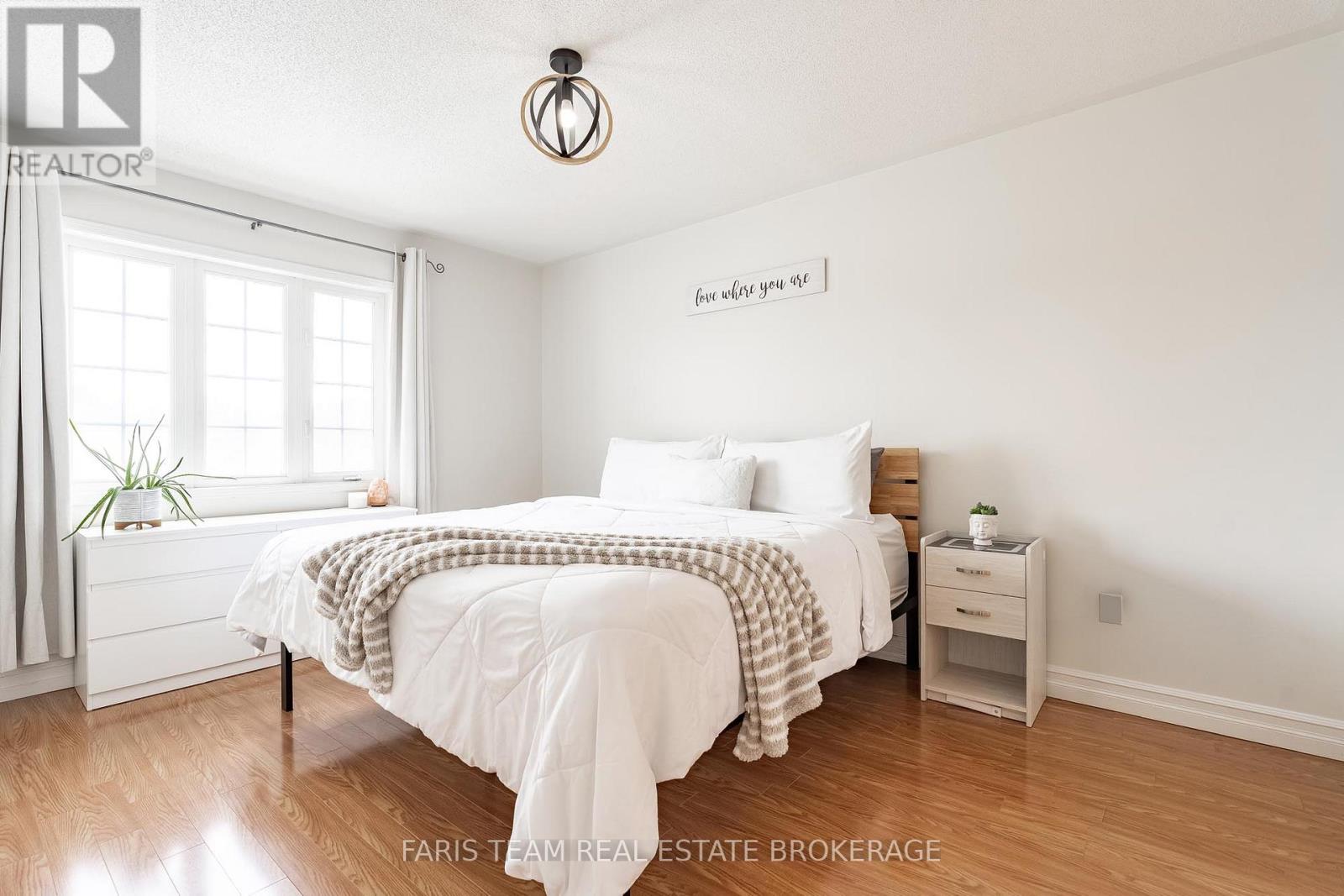 11 Lookout Street, Essa, Ontario  L3W 0C3 - Photo 12 - N12917956