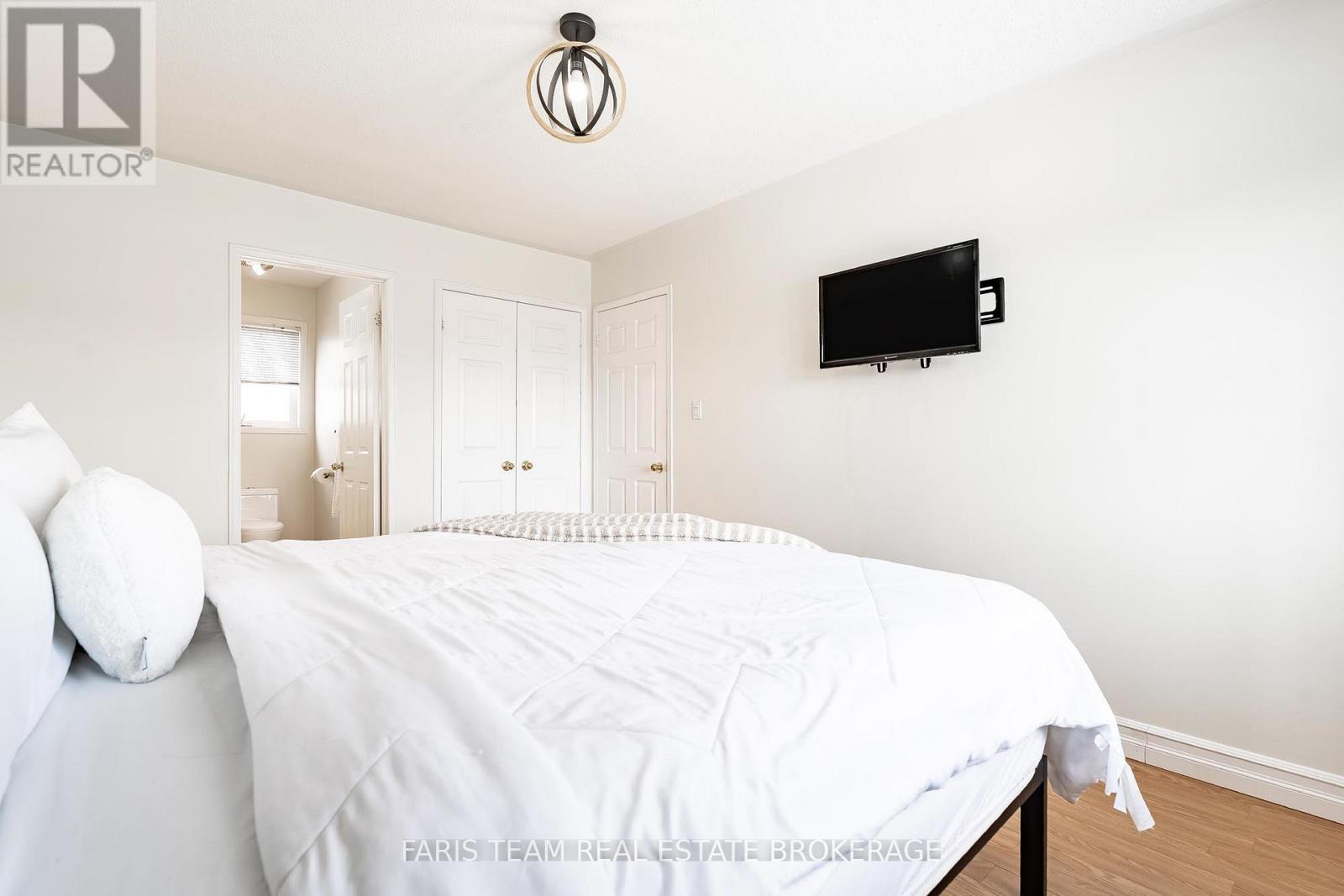 11 Lookout Street, Essa, Ontario  L3W 0C3 - Photo 13 - N12917956