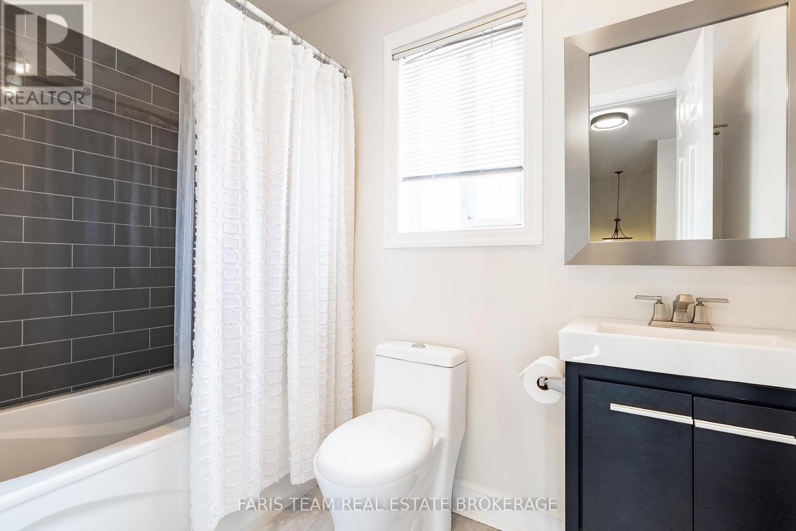 11 Lookout Street, Essa, Ontario  L3W 0C3 - Photo 17 - N12917956