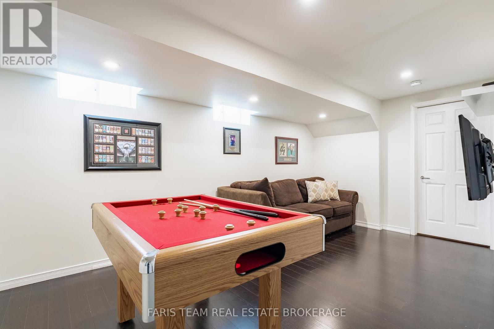 11 Lookout Street, Essa, Ontario  L3W 0C3 - Photo 19 - N12917956