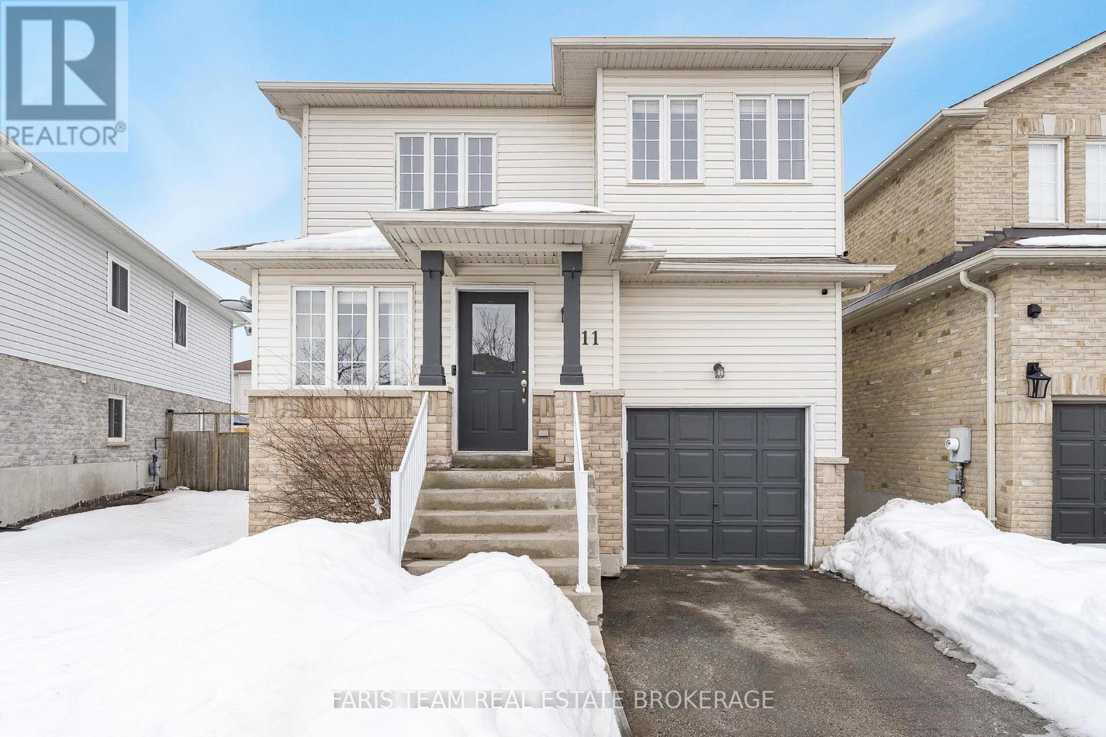 11 Lookout Street, Essa, Ontario  L3W 0C3 - Photo 2 - N12917956