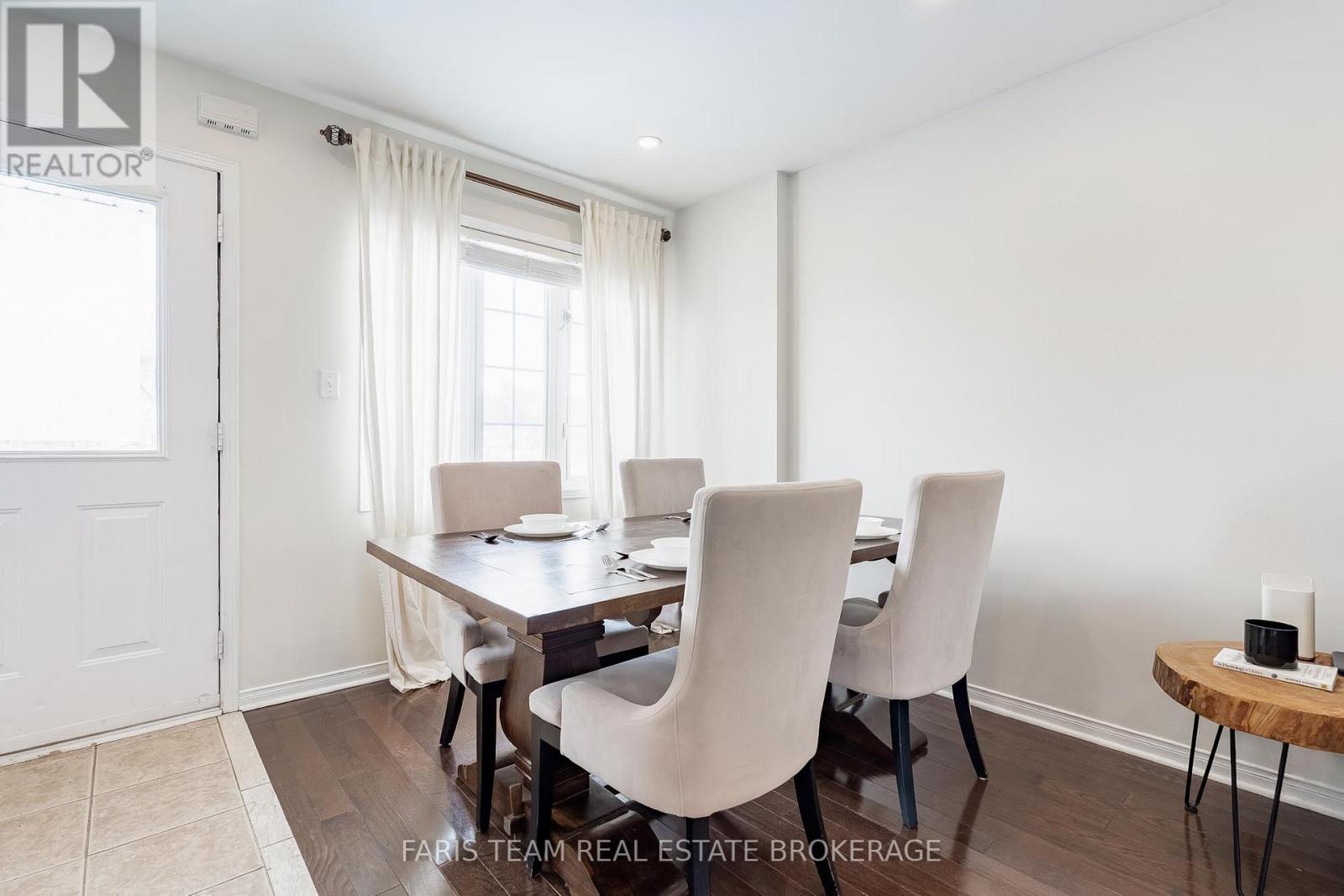 11 Lookout Street, Essa, Ontario  L3W 0C3 - Photo 7 - N12917956