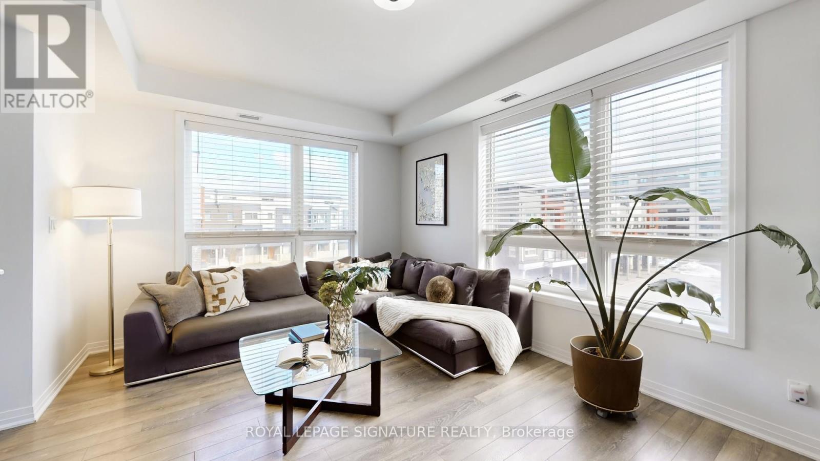 305 - 58 Adam Sellers Street, Markham, Ontario  L6B 1P5 - Photo 4 - N12917958