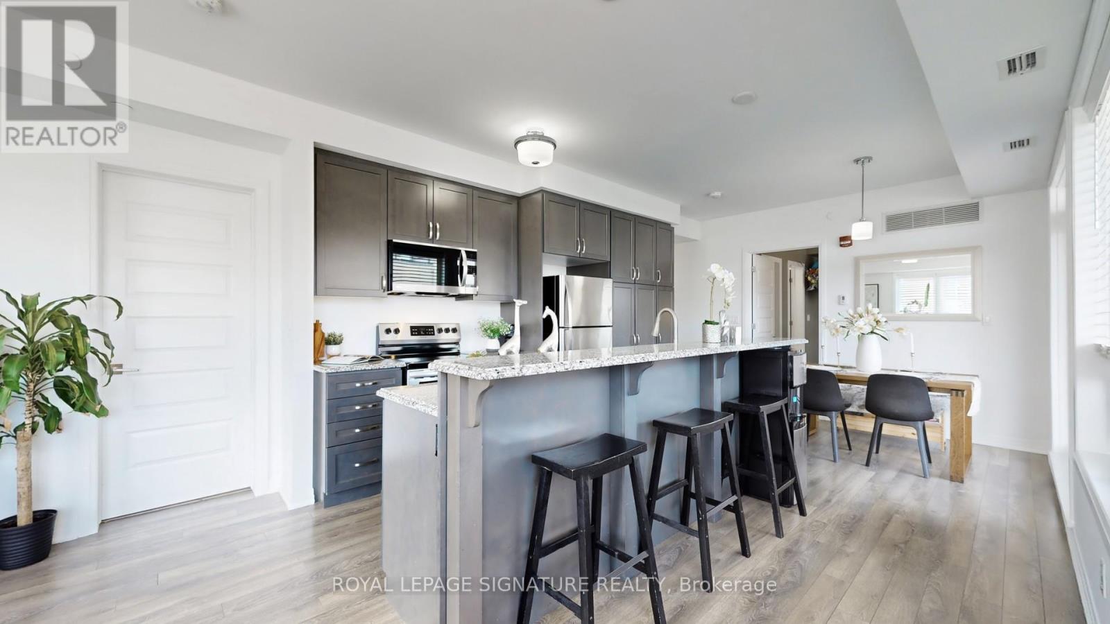 305 - 58 Adam Sellers Street, Markham, Ontario  L6B 1P5 - Photo 5 - N12917958