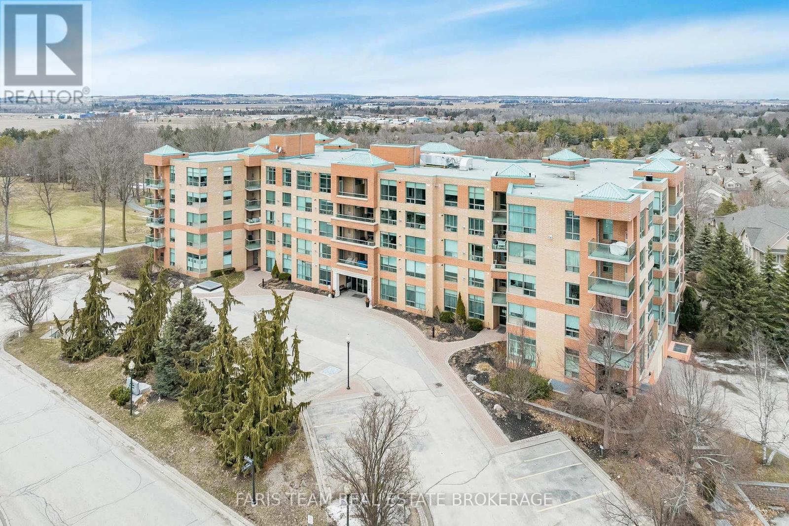 305 - 4 BRIAR HILL HEIGHTS, New Tecumseth, Ontario