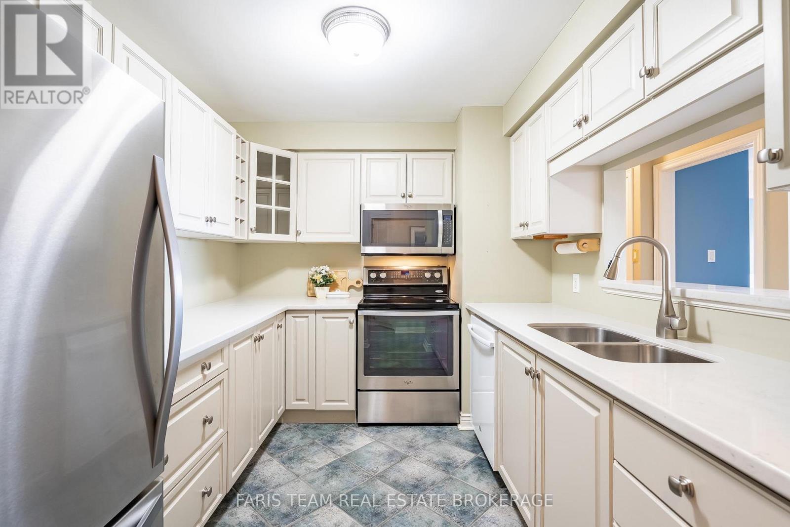 305 - 4 Briar Hill Heights, New Tecumseth, Ontario  L9R 1Z7 - Photo 6 - N12917968