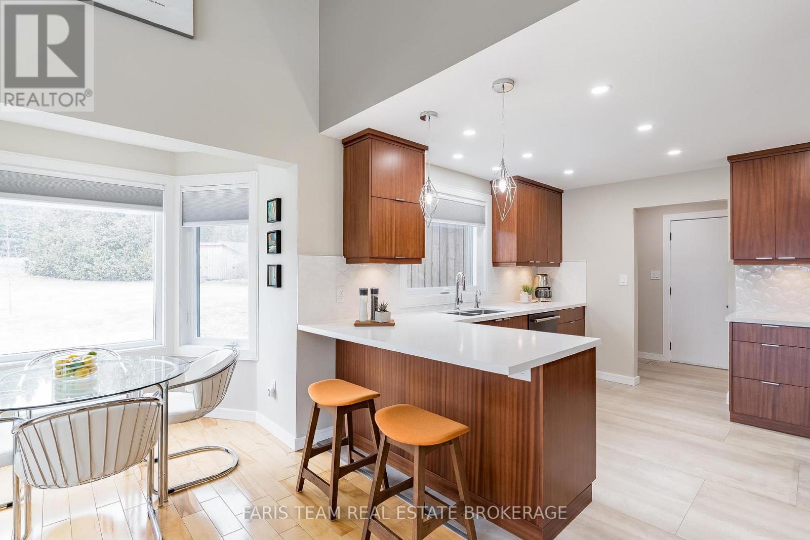 4 Earl Rowe Court, Adjala-Tosorontio, Ontario  L9R 1V3 - Photo 11 - N12917976