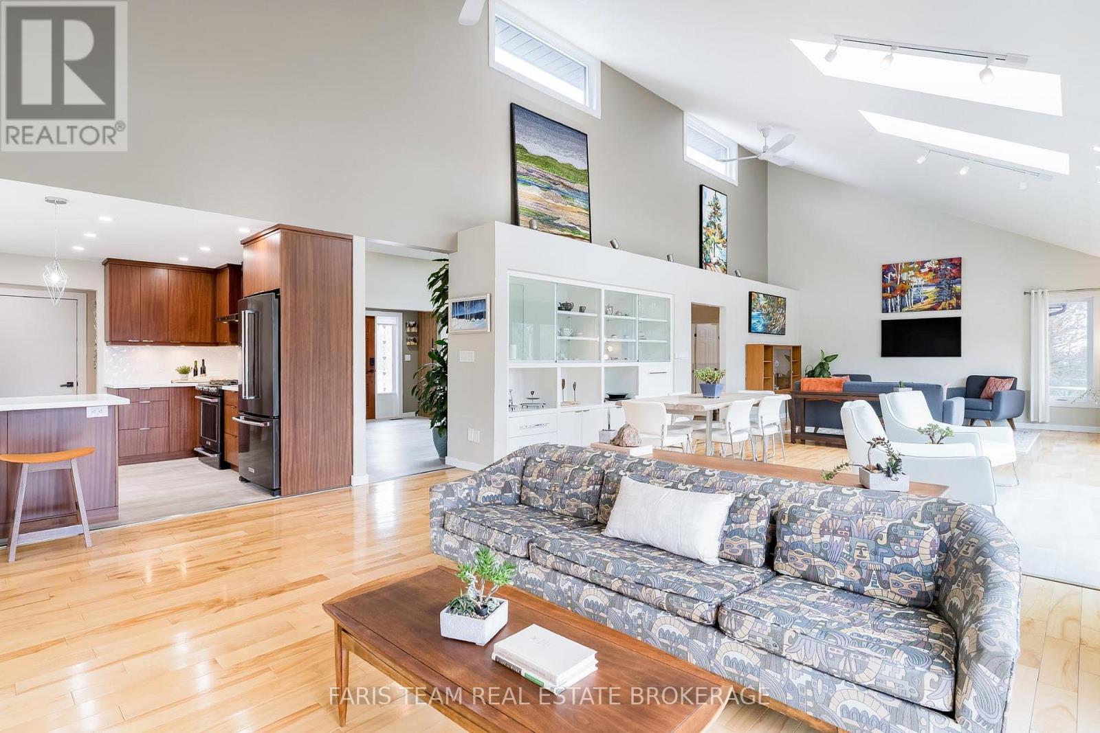 4 Earl Rowe Court, Adjala-Tosorontio, Ontario  L9R 1V3 - Photo 17 - N12917976