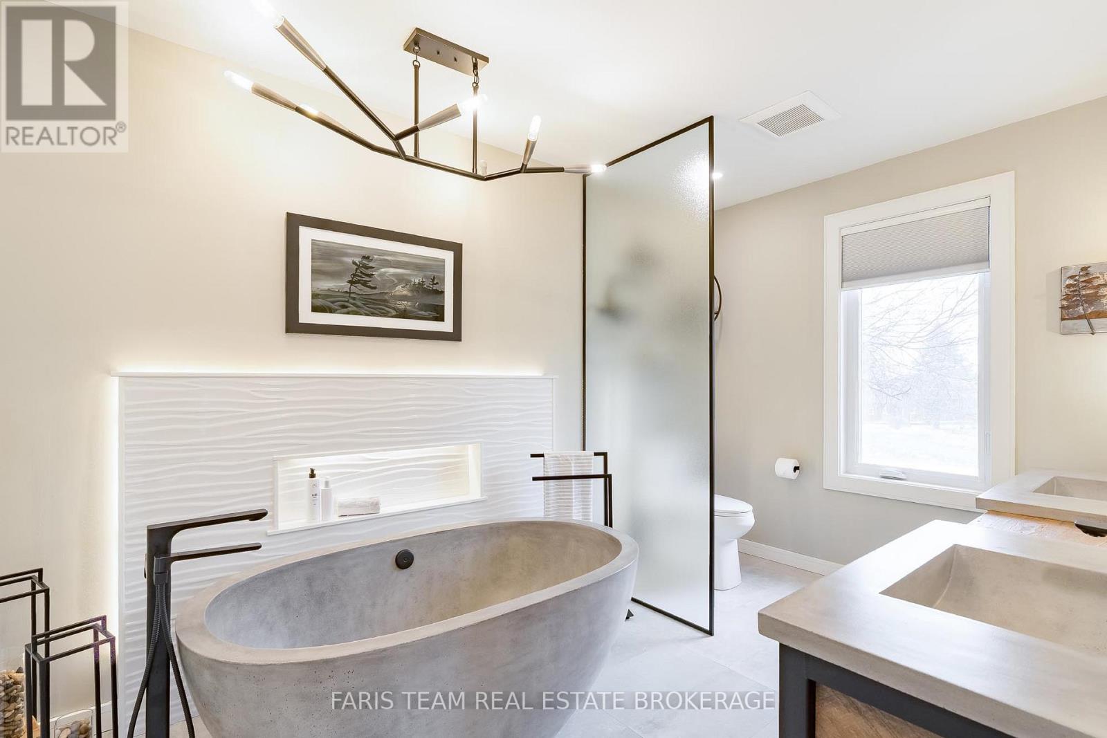 4 Earl Rowe Court, Adjala-Tosorontio, Ontario  L9R 1V3 - Photo 22 - N12917976