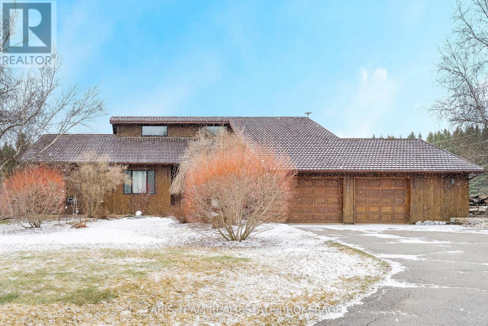 4 Earl Rowe Court, Adjala-Tosorontio, Ontario  L9R 1V3 - Photo 3 - N12917976