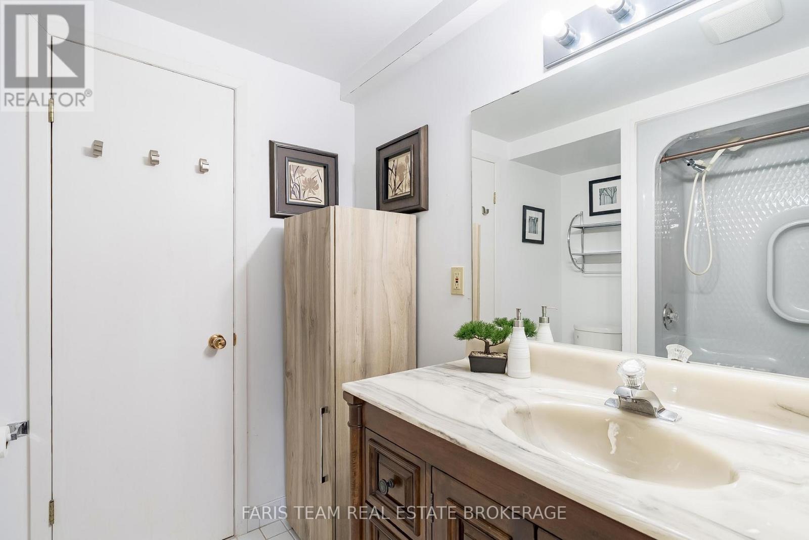 4 Earl Rowe Court, Adjala-Tosorontio, Ontario  L9R 1V3 - Photo 38 - N12917976