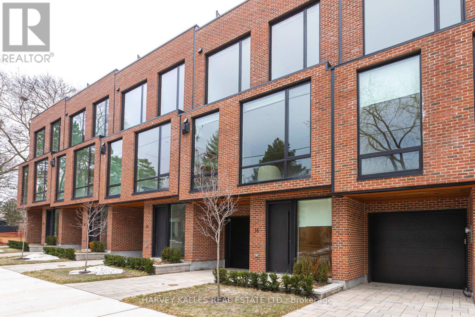 36 EVERGREEN GARDENS, Toronto, Ontario