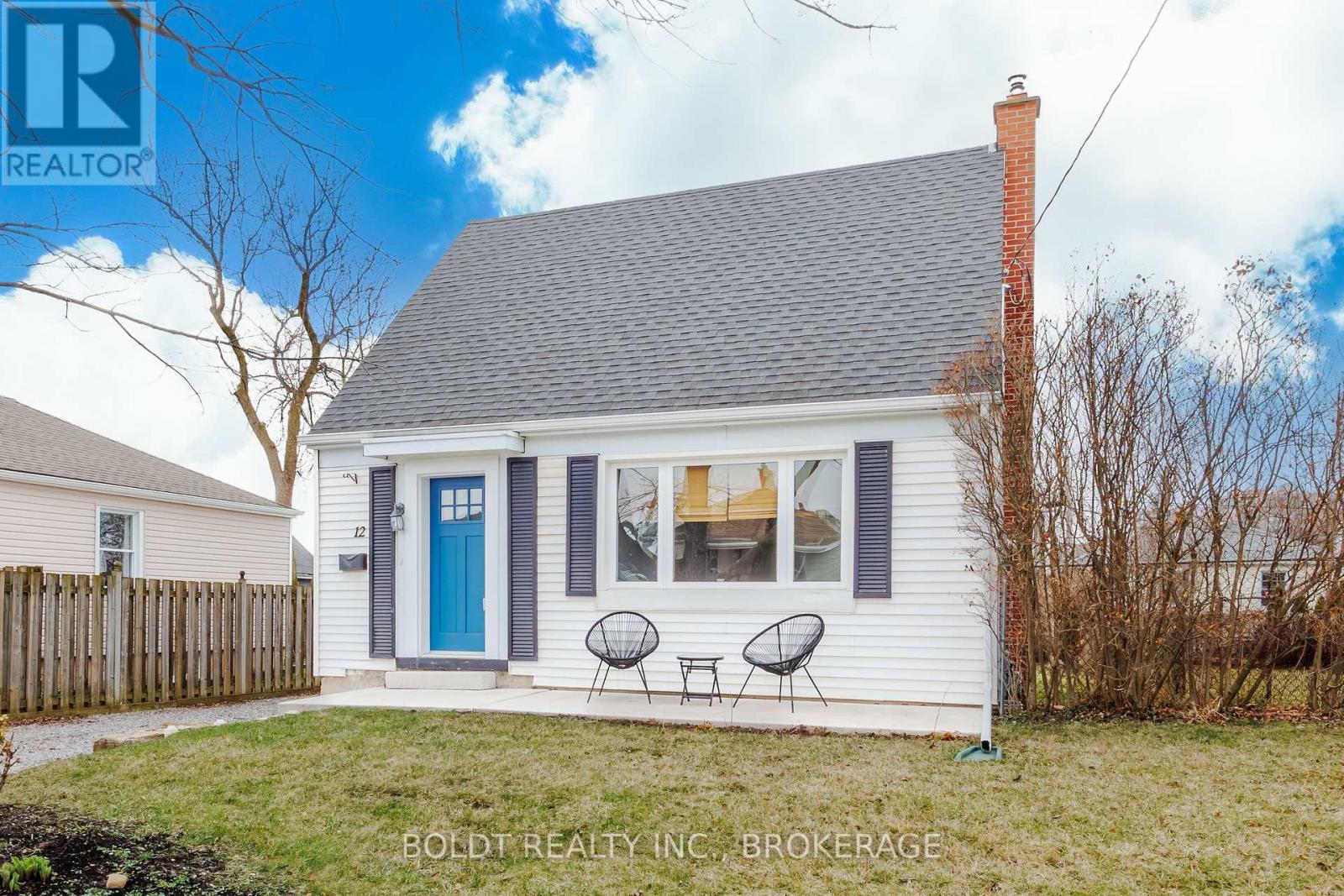 12 Princess Street, St. Catharines, Ontario  L2P 2P9 - Photo 2 - X12860350