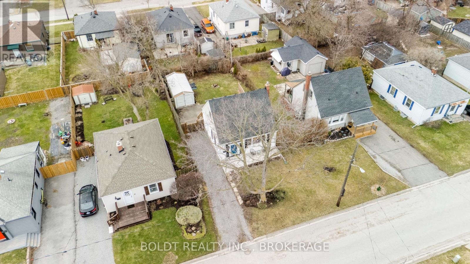 12 Princess Street, St. Catharines, Ontario  L2P 2P9 - Photo 3 - X12860350