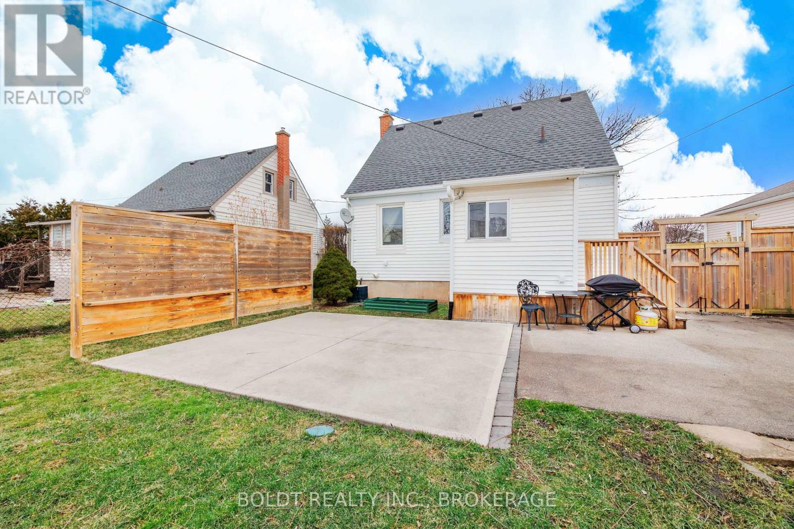 12 Princess Street, St. Catharines, Ontario  L2P 2P9 - Photo 30 - X12860350