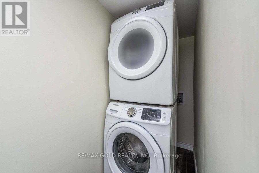 3430 Chipley Crescent, Mississauga, Ontario  L4T 2E2 - Photo 12 - W12917930