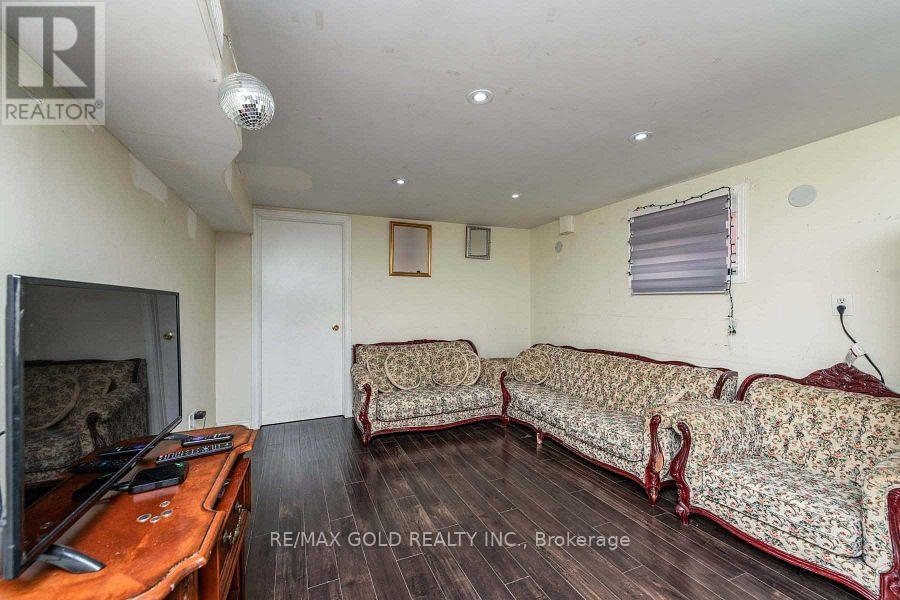 3430 Chipley Crescent, Mississauga, Ontario  L4T 2E2 - Photo 15 - W12917930