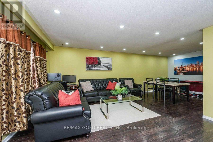 3430 Chipley Crescent, Mississauga, Ontario  L4T 2E2 - Photo 6 - W12917930