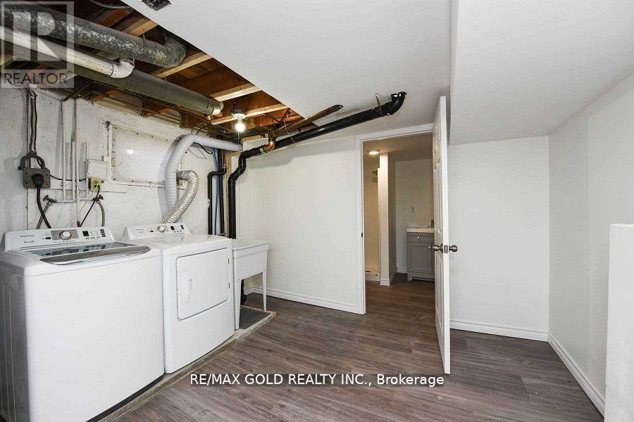 3657 Woodruff Crescent, Mississauga, Ontario  L4T 1T8 - Photo 11 - W12917932