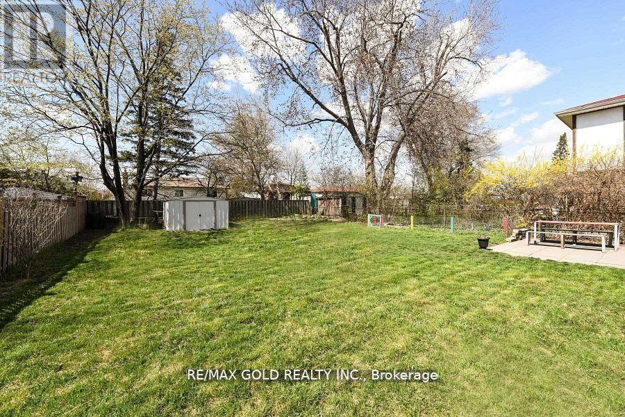 3657 Woodruff Crescent, Mississauga, Ontario  L4T 1T8 - Photo 13 - W12917932