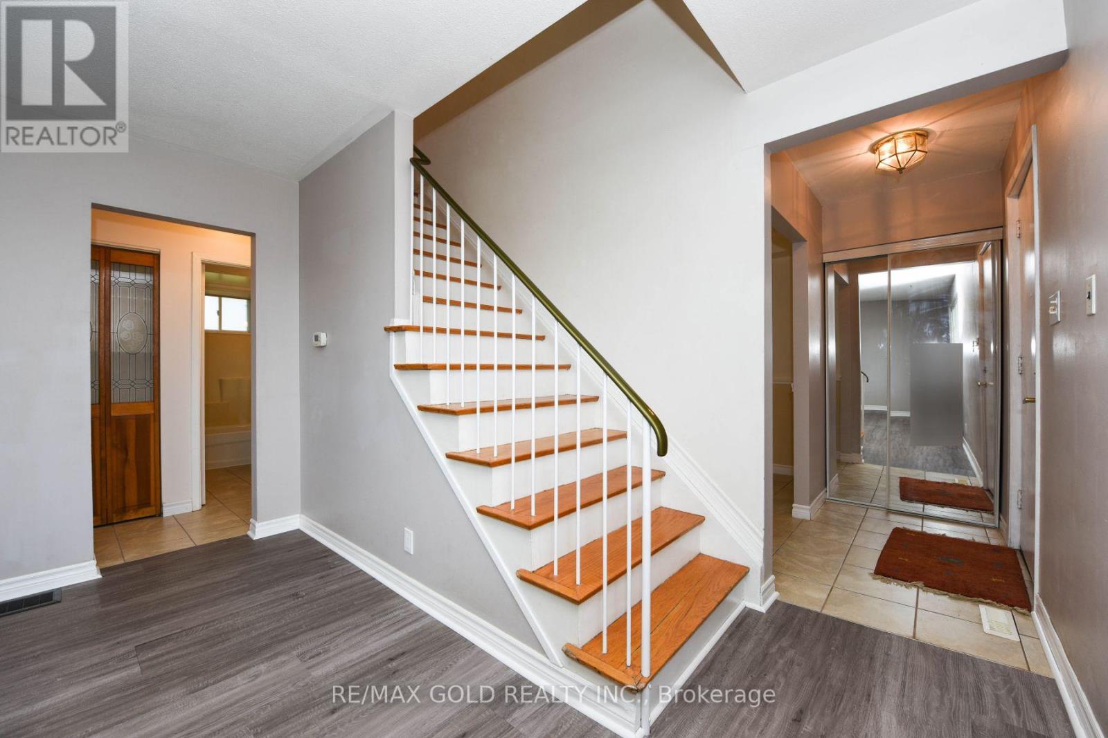 3657 Woodruff Crescent, Mississauga, Ontario  L4T 1T8 - Photo 8 - W12917932