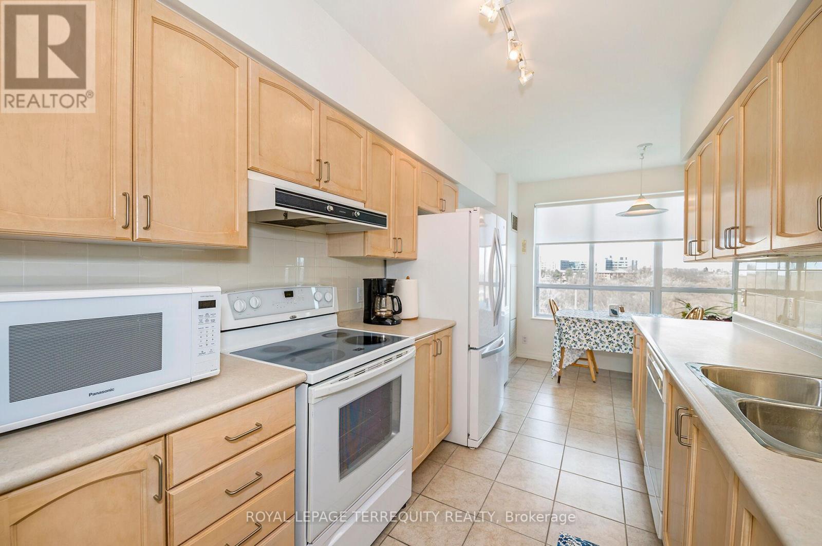 604 - 38 Fontenay Court, Toronto, Ontario  M9A 5H5 - Photo 15 - W12917936