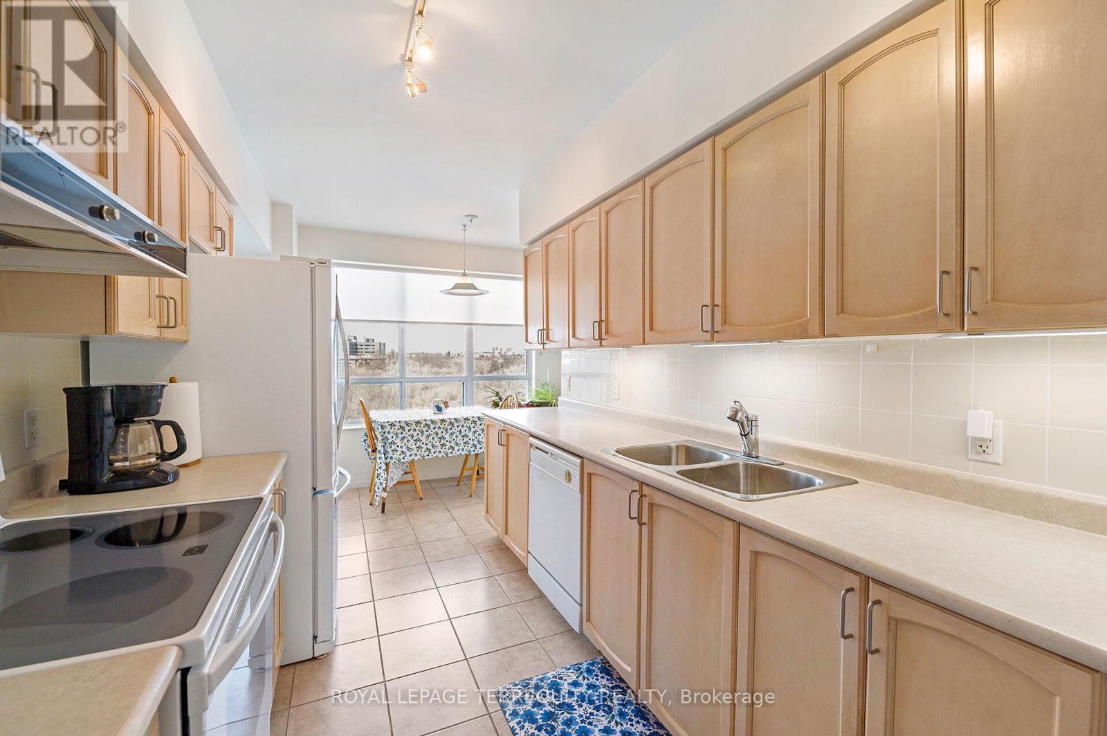 604 - 38 Fontenay Court, Toronto, Ontario  M9A 5H5 - Photo 16 - W12917936