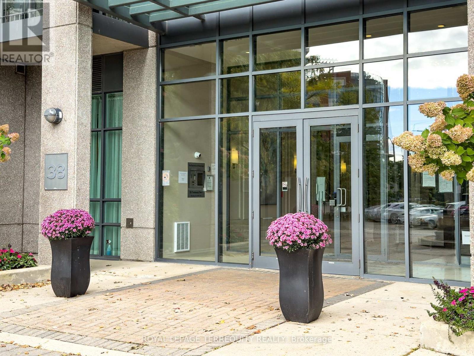 604 - 38 Fontenay Court, Toronto, Ontario  M9A 5H5 - Photo 3 - W12917936