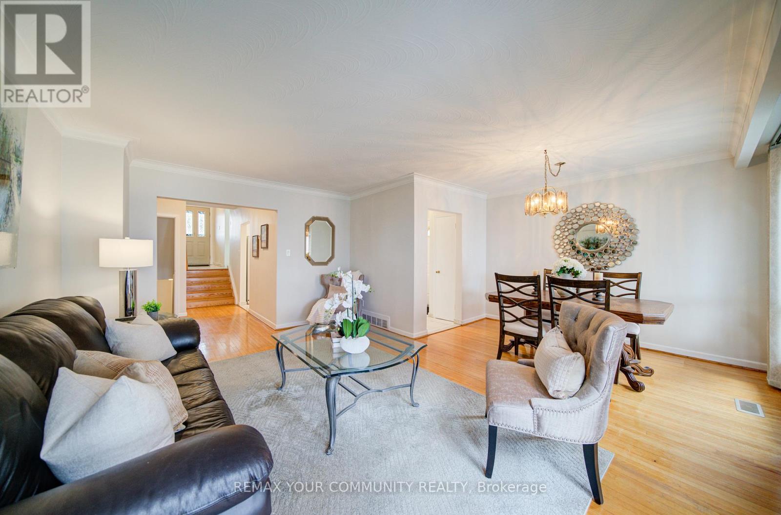 69 Wintergreen Road, Toronto, Ontario  M3M 2H9 - Photo 11 - W12917950