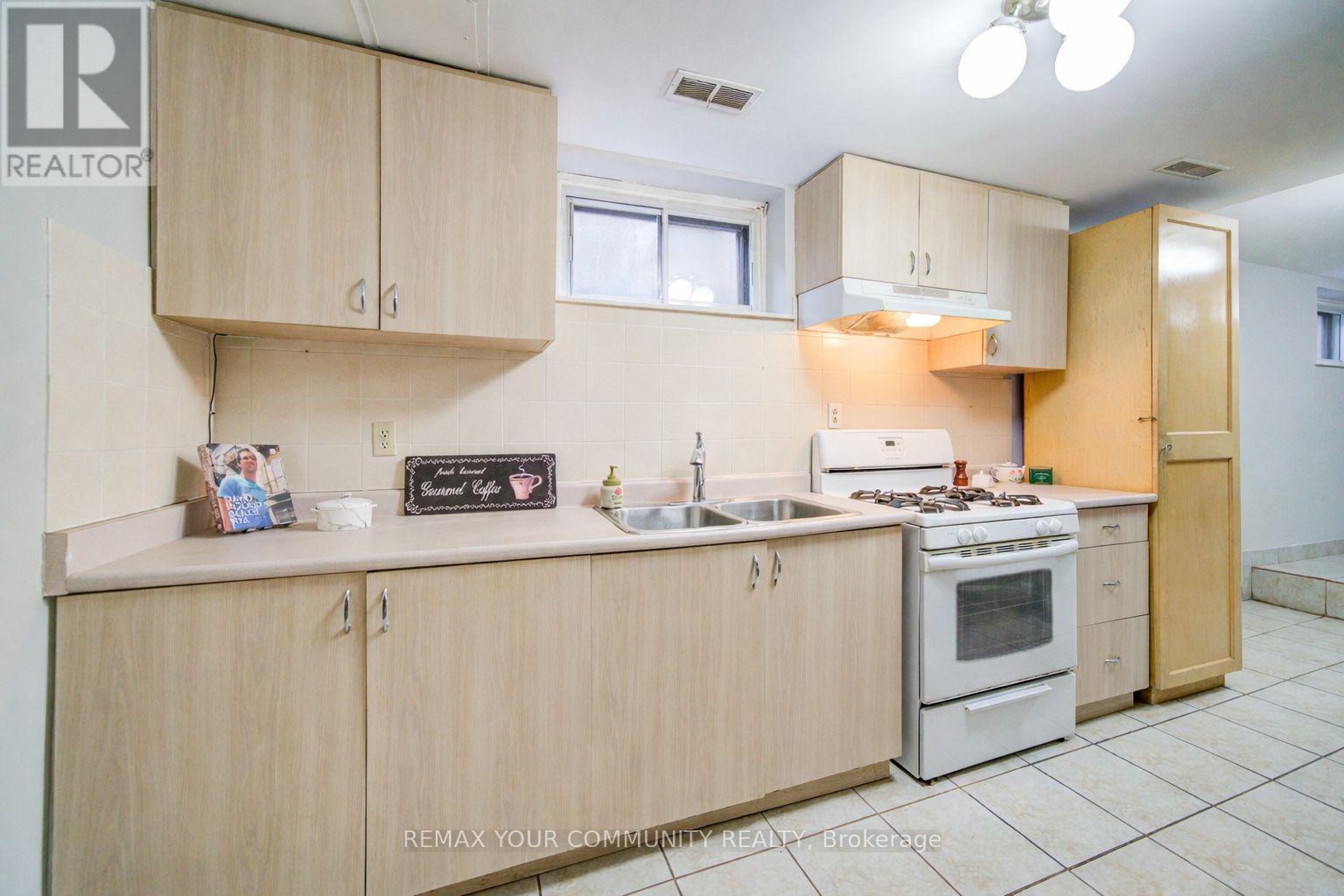 69 Wintergreen Road, Toronto, Ontario  M3M 2H9 - Photo 29 - W12917950