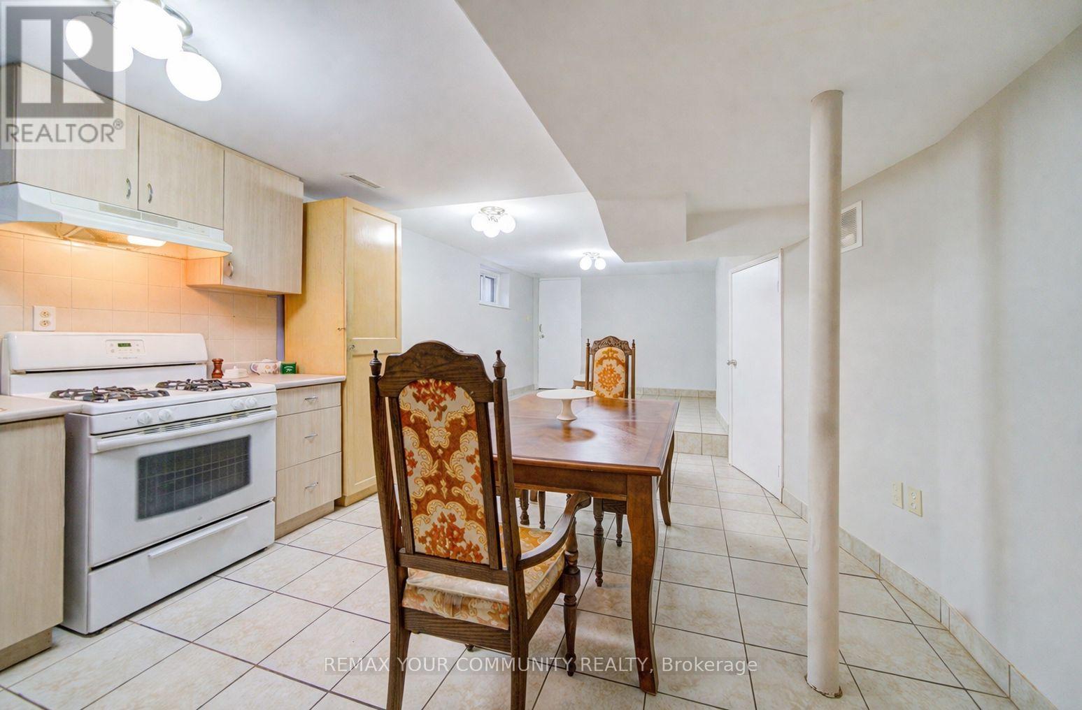 69 Wintergreen Road, Toronto, Ontario  M3M 2H9 - Photo 32 - W12917950