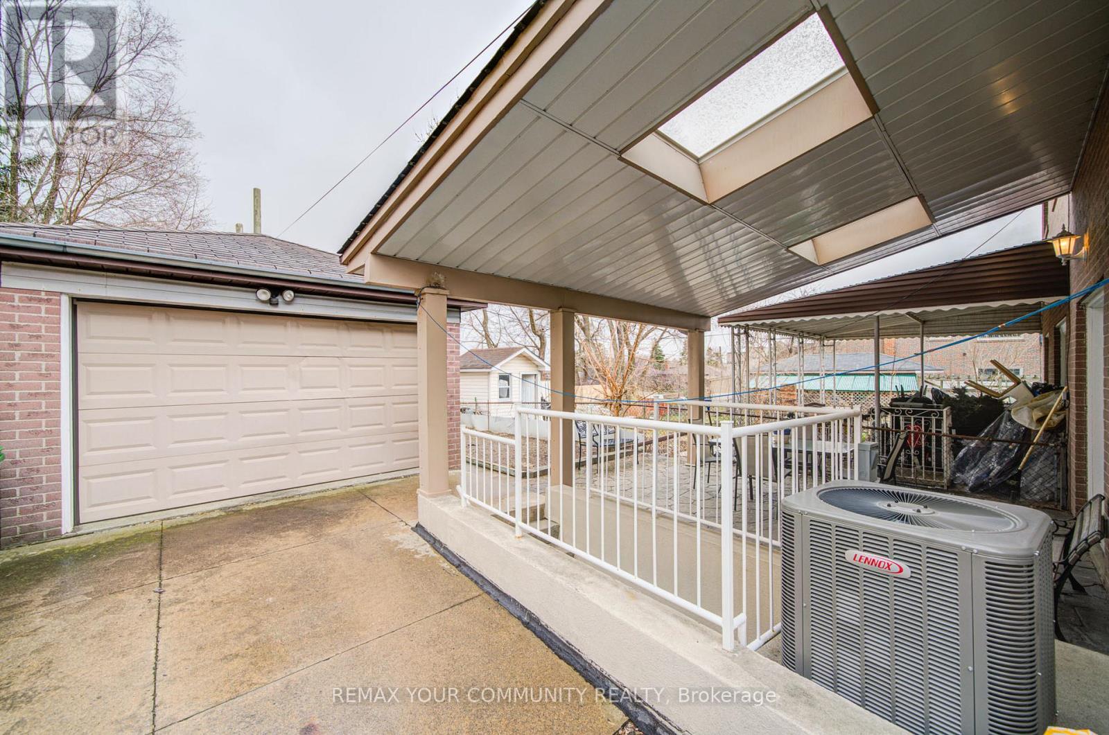 69 Wintergreen Road, Toronto, Ontario  M3M 2H9 - Photo 39 - W12917950